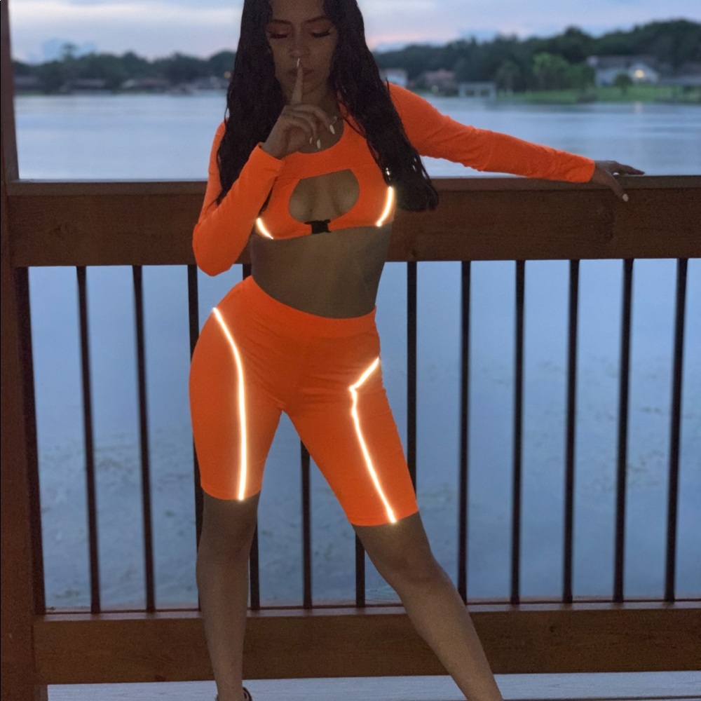 Reflective two piece set